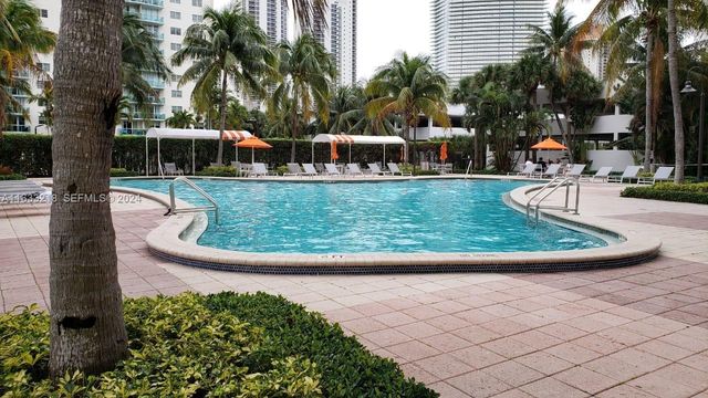 19380 Collins Avenue PH-7, Sunny Isles Beach, FL 33160