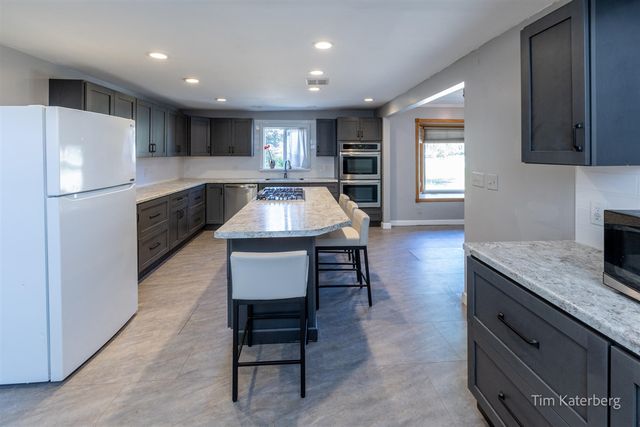 1130 Walsh Street, Grand Rapids, MI 49507