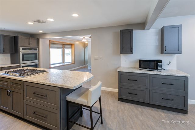 1130 Walsh Street, Grand Rapids, MI 49507