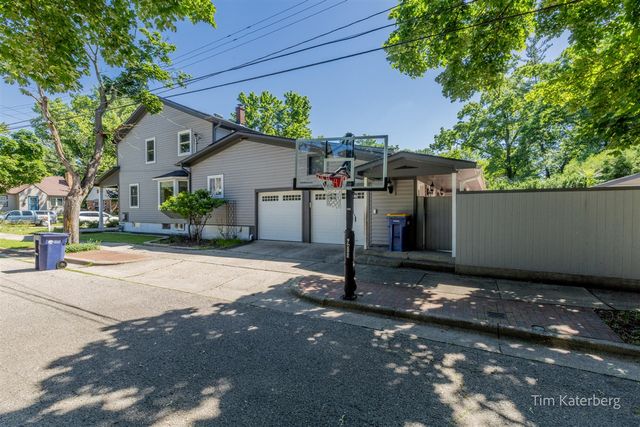 1130 Walsh Street, Grand Rapids, MI 49507