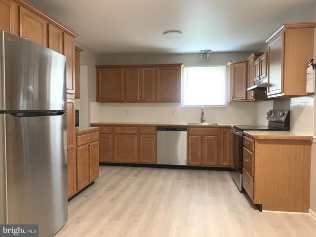 517 GARRICK RD, Hockessin, DE 19707