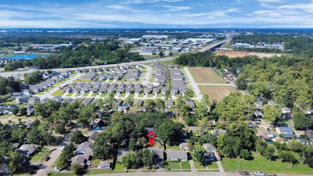 1910 Briarcreek Boulevard, Houston, TX 77073