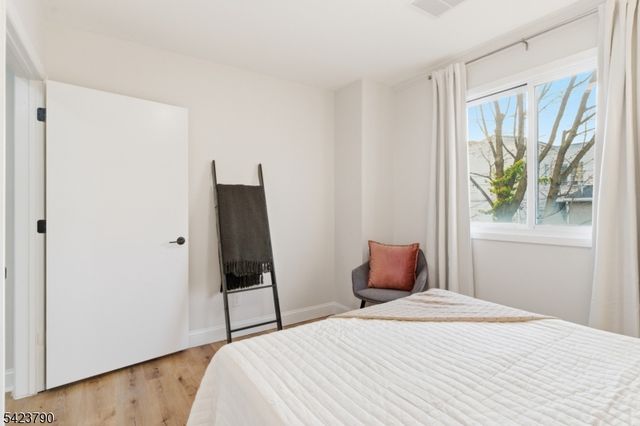 200 Paterson Ave 1A, East Rutherford Boro, NJ 07073
