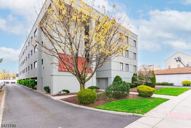 200 Paterson Ave 1A, East Rutherford Boro, NJ 07073
