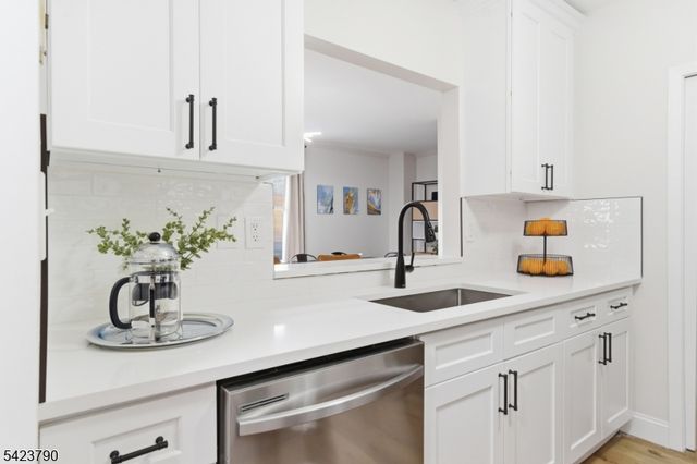 200 Paterson Ave 1A, East Rutherford Boro, NJ 07073