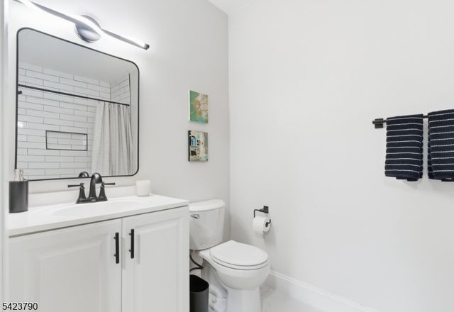 200 Paterson Ave 1A, East Rutherford Boro, NJ 07073
