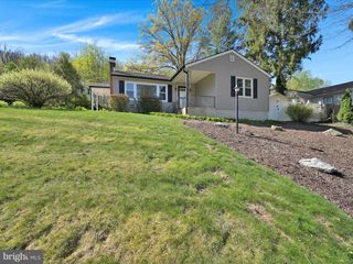 127 MAHANTONGO DR, Pottsville, PA 17901