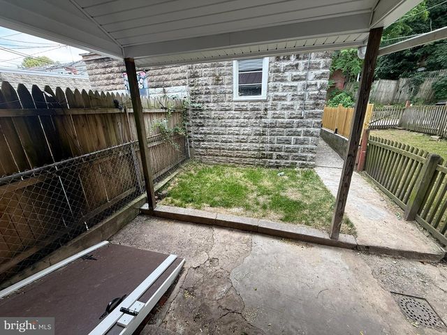 2209 LOGAN ST, Harrisburg, PA 17110