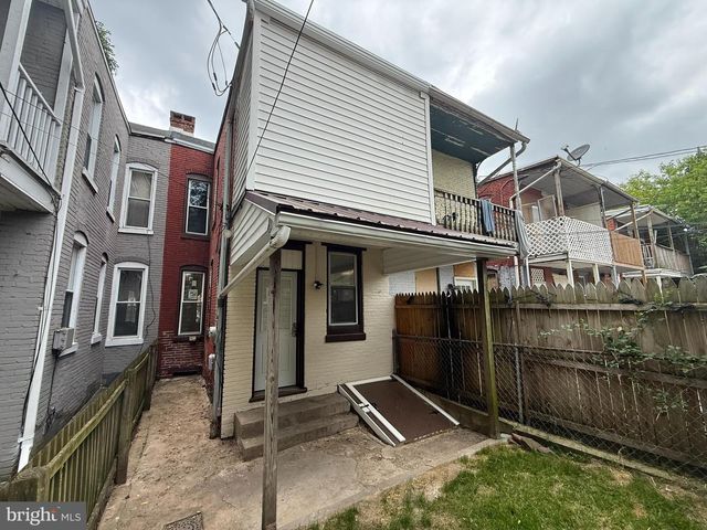 2209 LOGAN ST, Harrisburg, PA 17110