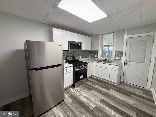 2209 LOGAN ST, Harrisburg, PA 17110