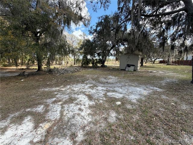 2834 N Reynolds Avenue, Crystal River, FL 34428