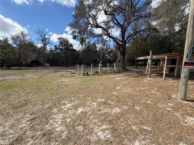 2834 N Reynolds Avenue, Crystal River, FL 34428