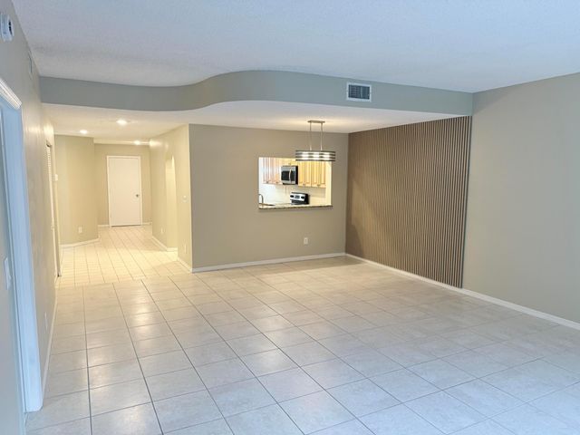 8705 Vía Giula 4, Boca Raton, FL 33496