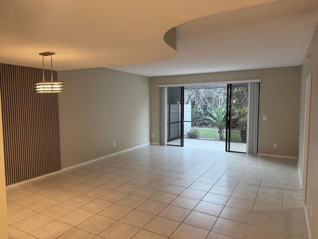 8705 Vía Giula 4, Boca Raton, FL 33496