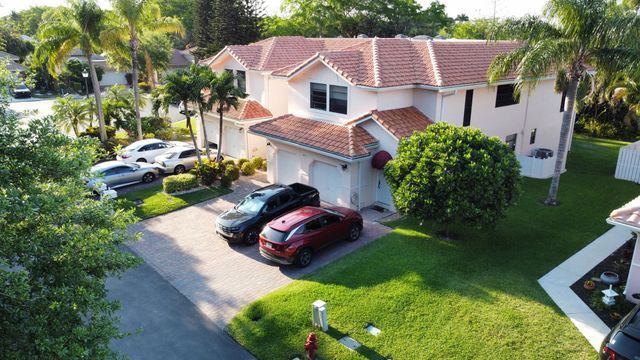 8705 Vía Giula 4, Boca Raton, FL 33496