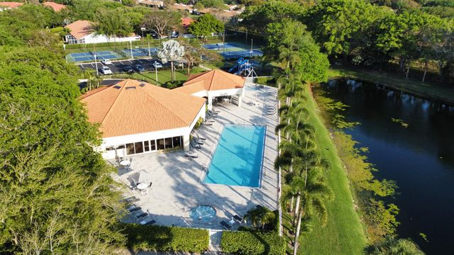 8705 Vía Giula 4, Boca Raton, FL 33496