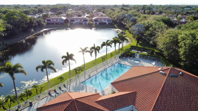 8705 Vía Giula 4, Boca Raton, FL 33496