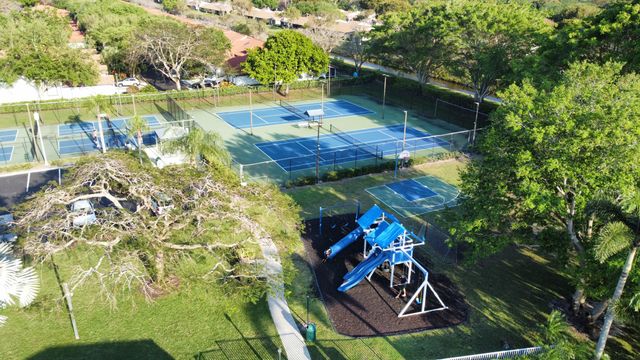 8705 Vía Giula 4, Boca Raton, FL 33496