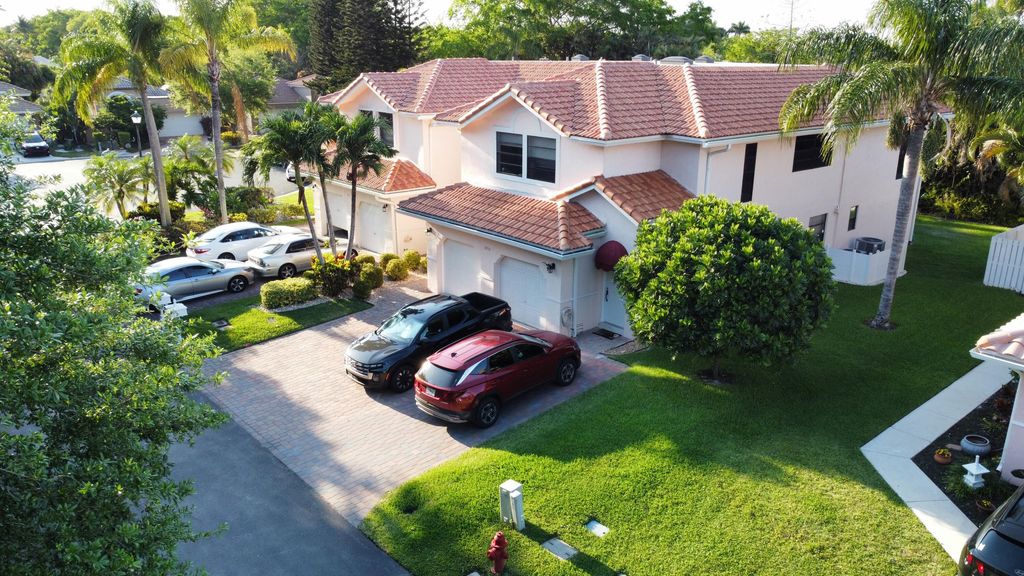 8705 Vía Giula 4, Boca Raton, FL 33496