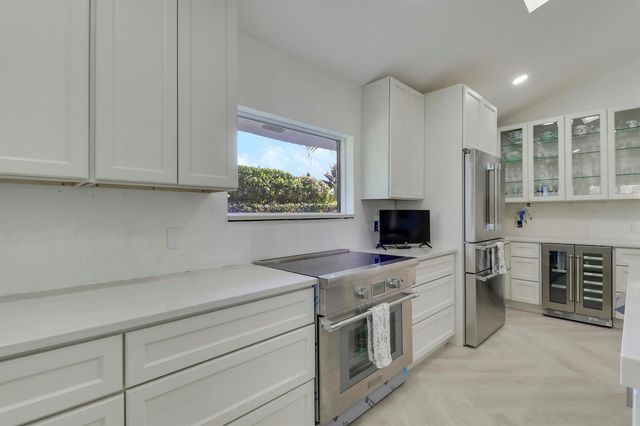 13760 Sand Crane Drive, Palm Beach Gardens, FL 33418