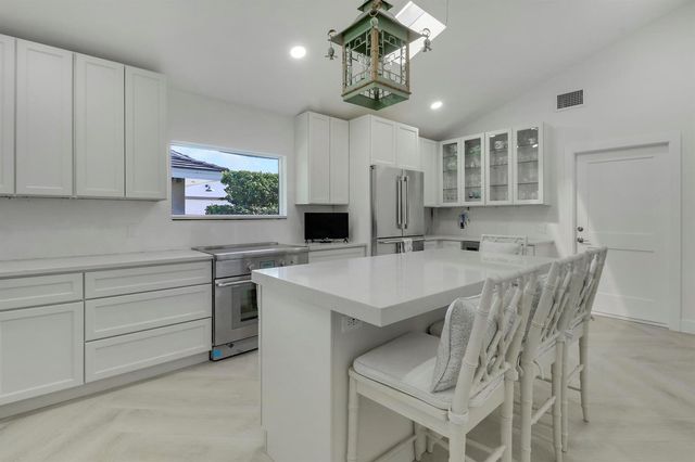 13760 Sand Crane Drive, Palm Beach Gardens, FL 33418