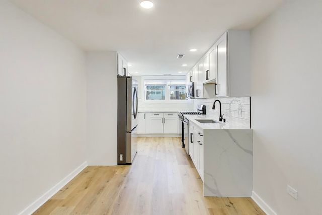 1216 N 20th Avenue G, Melrose Park, IL 60160