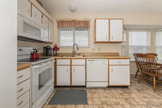 172 Autumn Chase Drive, St Charles, MO 63366