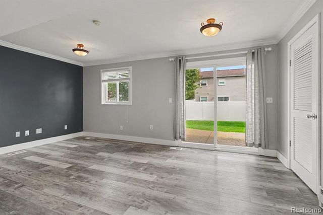 5335 Barbara Avenue, Trenton, MI 48183