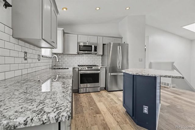 5335 Barbara Avenue, Trenton, MI 48183