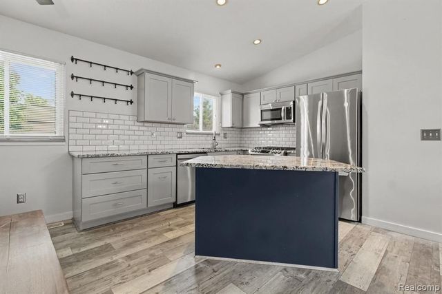 5335 Barbara Avenue, Trenton, MI 48183