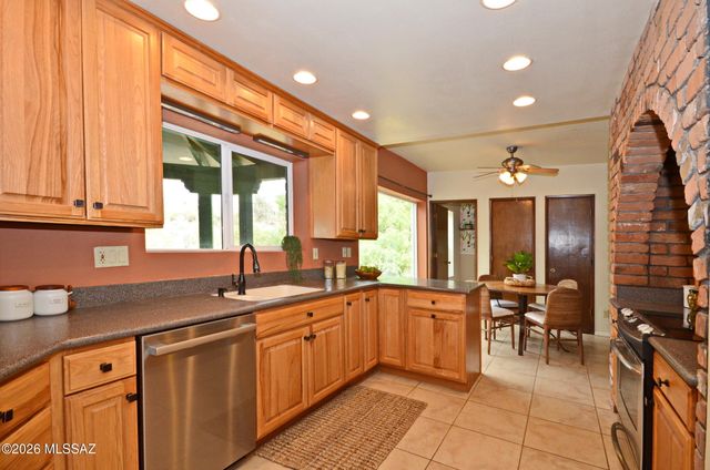 745 W Bangalor Drive, Oro Valley, AZ 85737