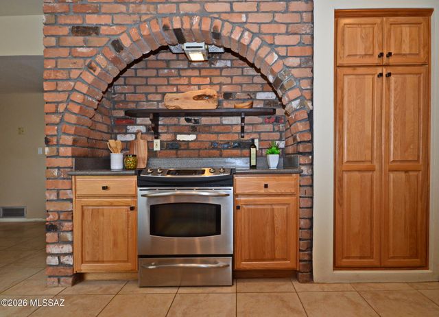 745 W Bangalor Drive, Oro Valley, AZ 85737