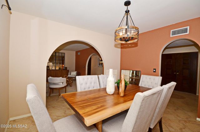 745 W Bangalor Drive, Oro Valley, AZ 85737