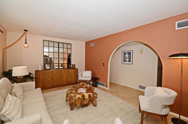 745 W Bangalor Drive, Oro Valley, AZ 85737