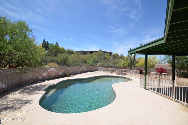 745 W Bangalor Drive, Oro Valley, AZ 85737