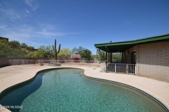 745 W Bangalor Drive, Oro Valley, AZ 85737