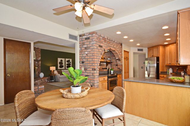 745 W Bangalor Drive, Oro Valley, AZ 85737