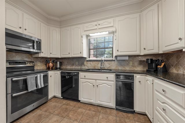 312 Tree Grove Circle, Waco, TX 76712