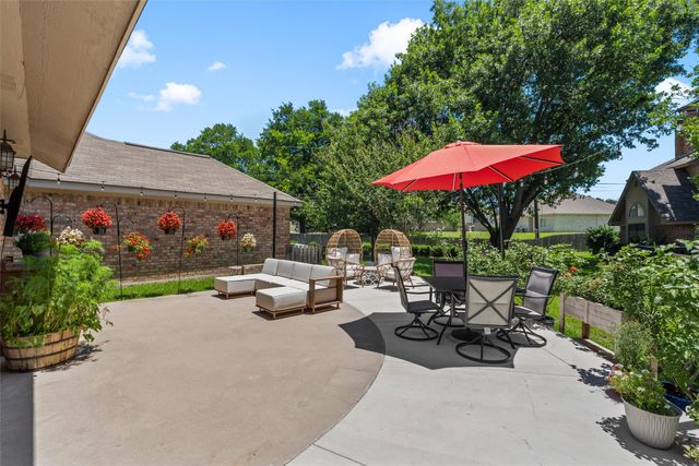312 Tree Grove Circle, Waco, TX 76712