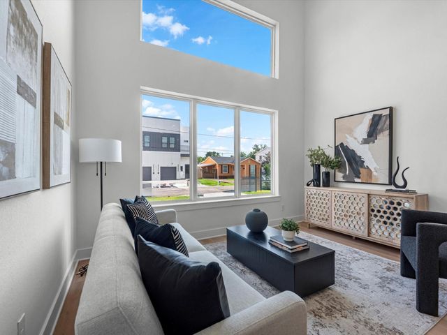 422 E 41st Street, Houston, TX 77022