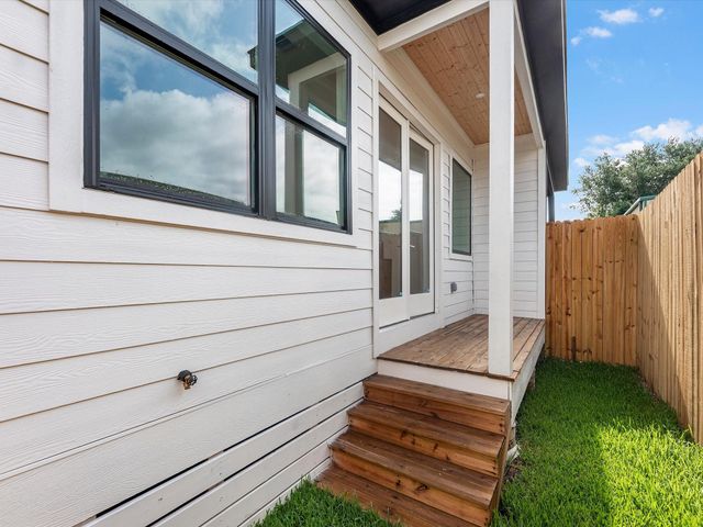 422 E 41st Street, Houston, TX 77022