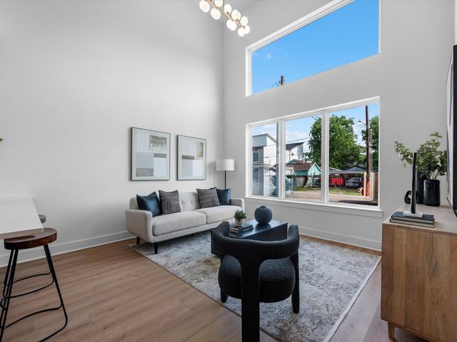 422 E 41st Street, Houston, TX 77022