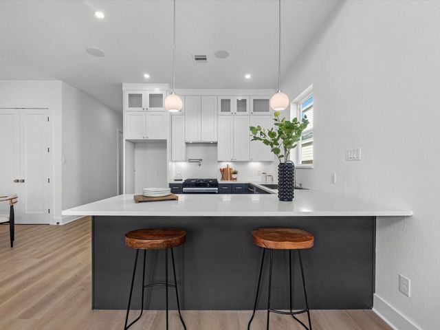 422 E 41st Street, Houston, TX 77022