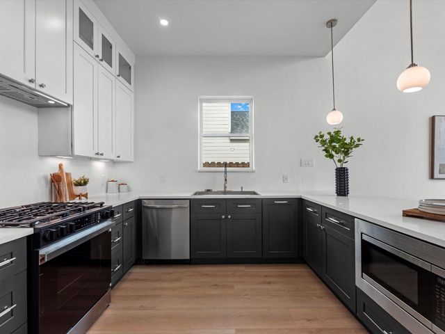 422 E 41st Street, Houston, TX 77022