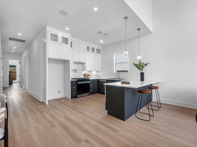 422 E 41st Street, Houston, TX 77022