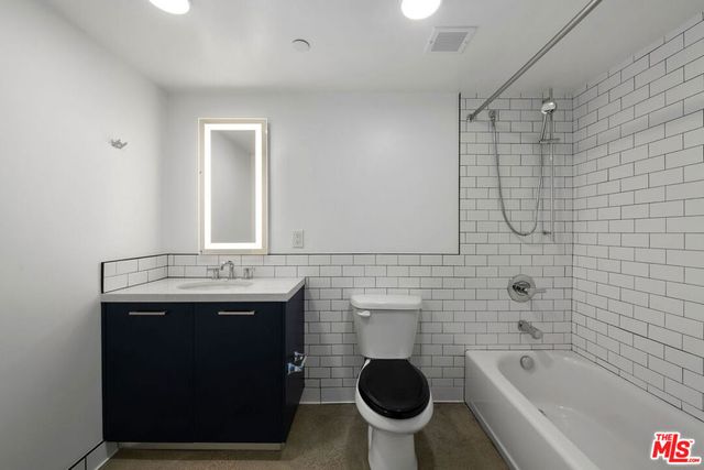 1250 N Fairfax Avenue 204, West Hollywood, CA 90046