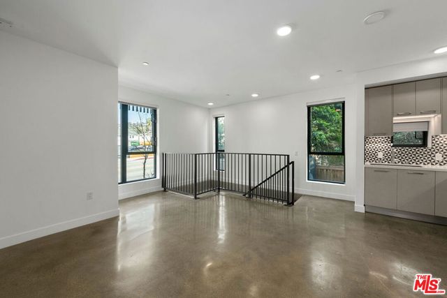 1250 N Fairfax Avenue 204, West Hollywood, CA 90046