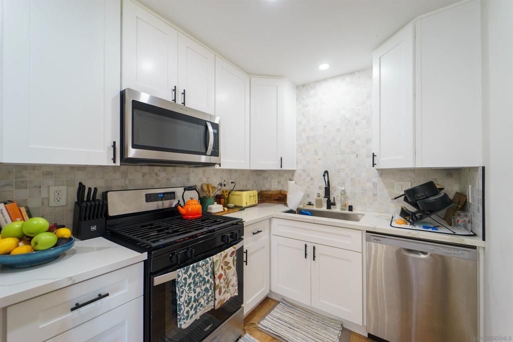 4190 Clairemont Dr, San Diego, CA 92117 — photo 5