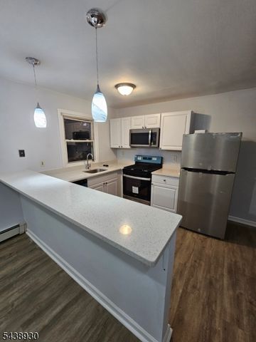816 W Grand St 3F, Elizabeth City, NJ 07202