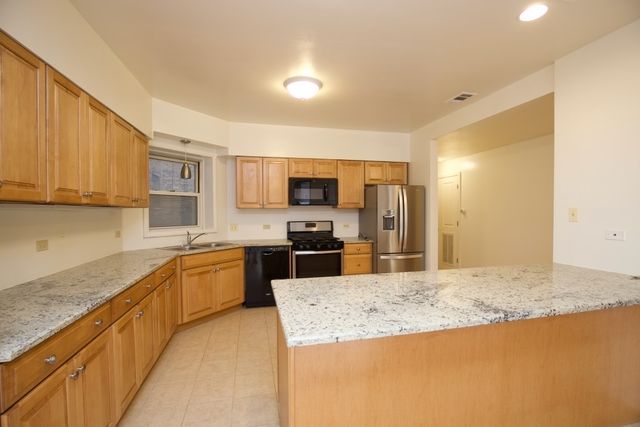 6711 N SHERIDAN Road 3S, Chicago, IL 60626